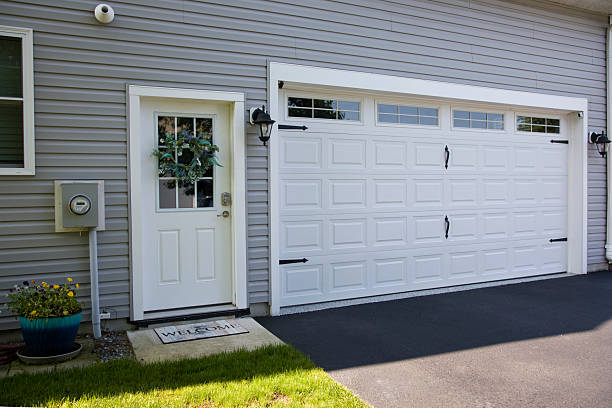 24/7 Emergency Garage Door Panel Replacement experts in New Hope, MN